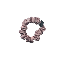 Pico Fine Cali Scrunchie hos parfumerihamoghende.dk 